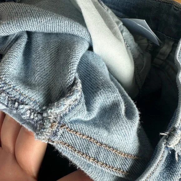 Mother Jeans The Insider Crop in a Side of Rice and Beans Cropped Kick Flare - Picture 10 of 11